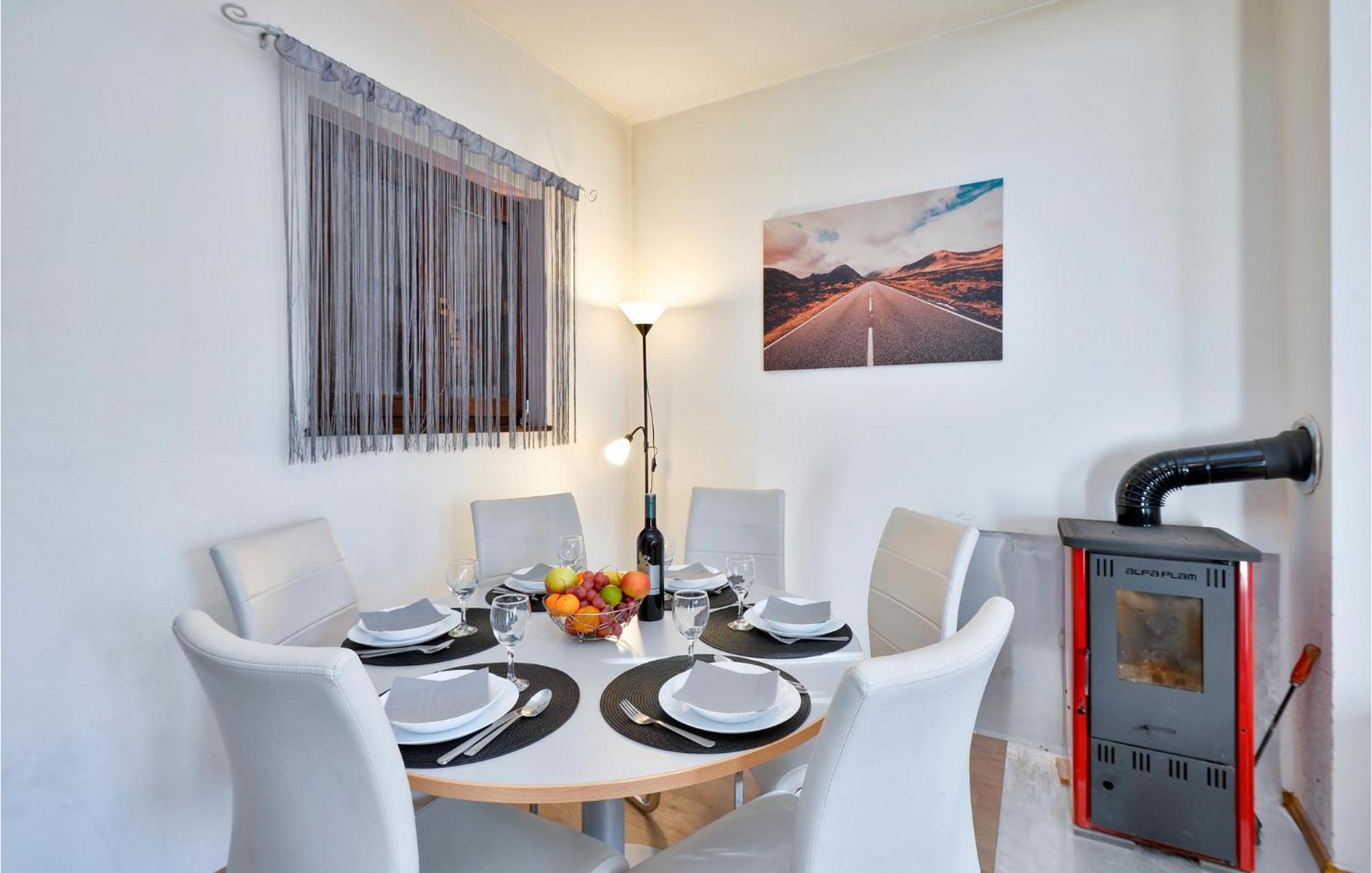 2 Bedroom Gorgeous Home In Gornje Stative Eksteriør billede