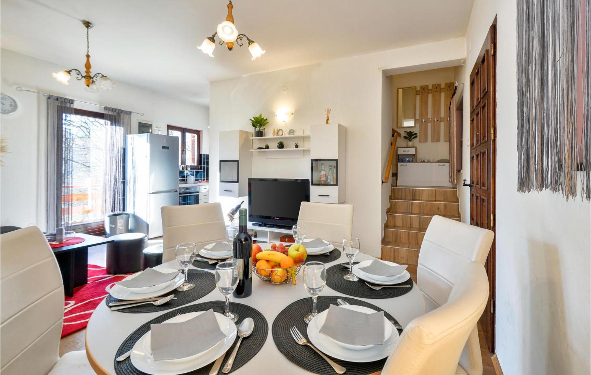 2 Bedroom Gorgeous Home In Gornje Stative Eksteriør billede